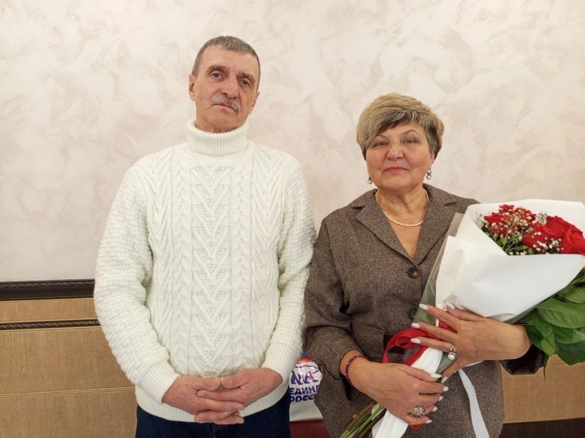 Праздник верности и взаимоподдержки отметили супруги Назаровы из Могочи